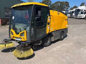 Johnson CN201 Sweeper - picture1' - Click to enlarge