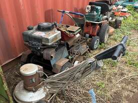 QTY OF 2 RIDE ON MOWERS (PARTS ONLY) - picture0' - Click to enlarge