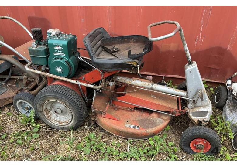 Used OTY OF 2 RIDE ON MOWERS (PARTS ONLY) QTY OF 2 RIDE ON MOWERS PARTS