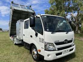 Hino 917 300 Series Crew 4x2 Dualcab 3 Way Tipper Truck. Ex QLD Govt. - picture0' - Click to enlarge