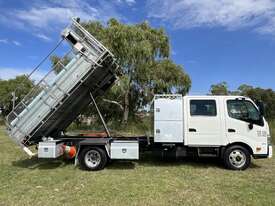 Hino 917 300 Series Crew 4x2 Dualcab 3 Way Tipper Truck. Ex QLD Govt. - picture1' - Click to enlarge