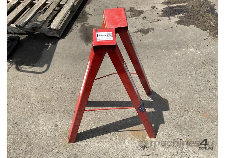 Used 2x Buildpro Plank Stands in , - Listed on Machines4u