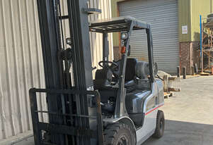 Nissan   2.5 Tonne Forklift