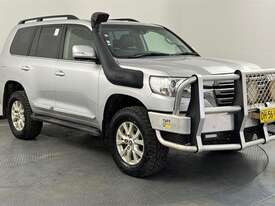 Toyota Landcruiser 200 - picture0' - Click to enlarge