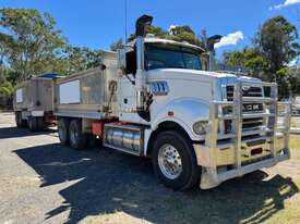 2009 Mack CMHR Trident Tipper & Dog Tri Axle Combination - picture0' - Click to enlarge