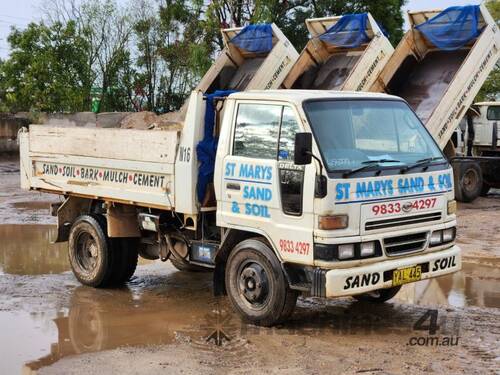 2002 Daihatsu Delta Tipper