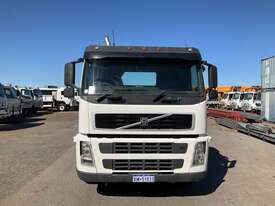 2006 Volvo FM MK2 6x4 Sleeper Cab Prime Mover - picture0' - Click to enlarge