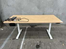 Electric Rising Desk - picture0' - Click to enlarge