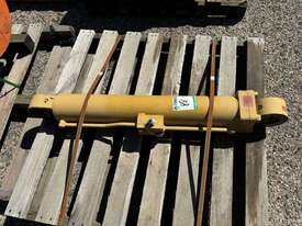 Caterpillar Cylinder - Lot Number:88 - picture1' - Click to enlarge