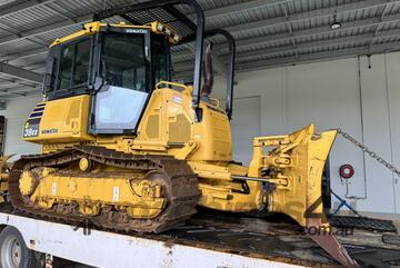 2024 Komatsu D39 Sweeps and screens.   2024 Komatsu D39 Sweeps and screens.