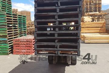Refurbished Cheap Pallets: Available in large volumes! 19mm or 25mm boards
