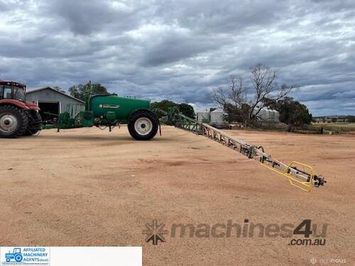 caption (6171) Gold Acre 6500 Lt Sprayer (Griffith, )