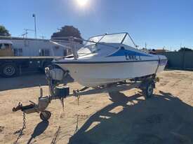 SEAFARER HALF CABIN FIBREGLASS BOAT - picture1' - Click to enlarge