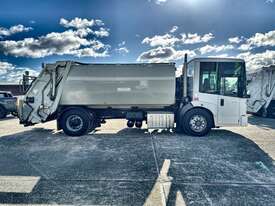 2016 Mercedes-Benz Econic 956 (1830) 4x2 Rear Loader Garbage Compactor (Council Asset) - picture2' - Click to enlarge