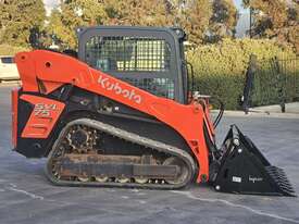 USED 2018 KUBOTA SVL75 TRACK LOADER WITH 4 IN 1 BUCKET AND 1090 HOURS - picture2' - Click to enlarge