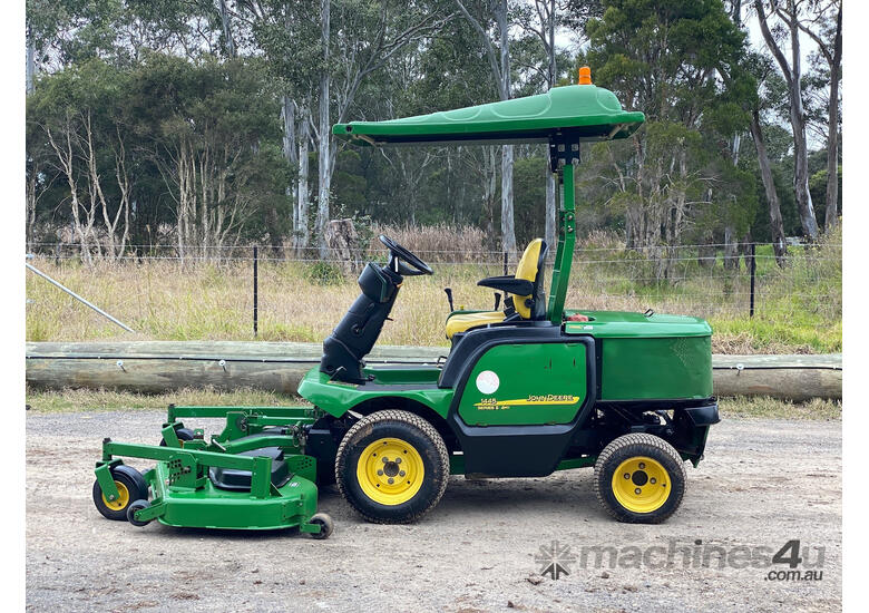 caption John Deere 1445 Front Deck Lawn Equipment