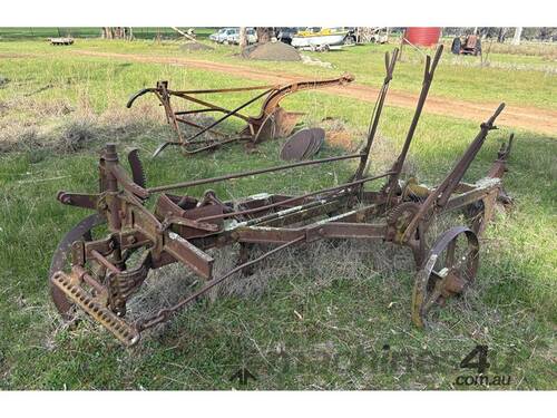 STEEL MOULD BOARD PLOUGH WITH CONTROLS