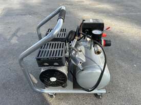 Chicago Hush 4 Air Compressor - picture0' - Click to enlarge