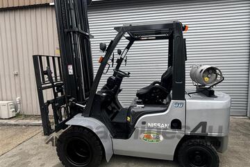 Awsome Fully Refurbished Nissan