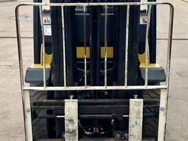 YALE GLP25 Counterbalance Forklift - picture2' - Click to enlarge