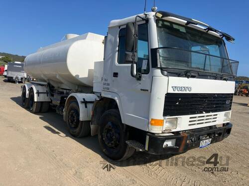 1998 Volvo FL12 Water Cart