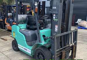 MITSUBISHI FG25NT 2.5 Tonne Container Mast LPG Forklift