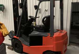 Toyota 7FB20 4 Wheel Electric Container Mast
