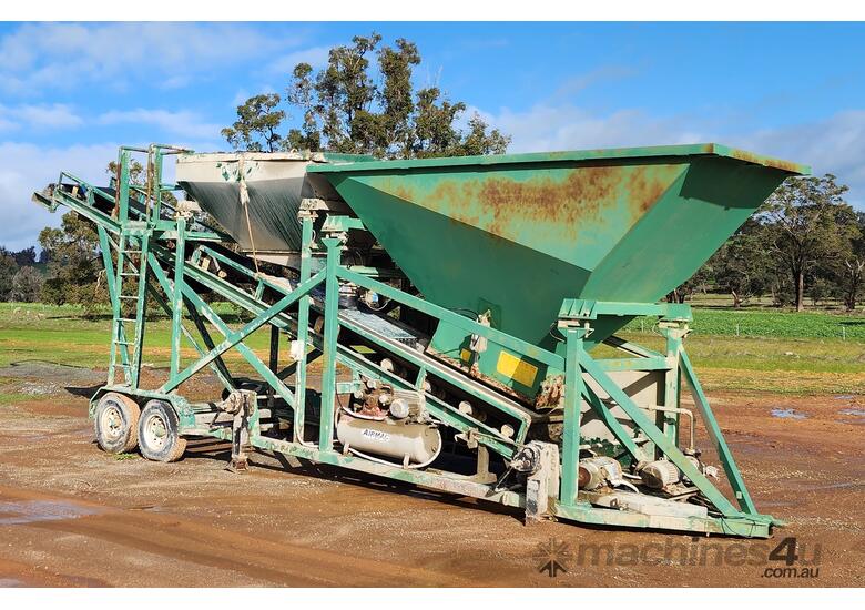 caption Mobile Batch Plant & 2 trucks with tubs