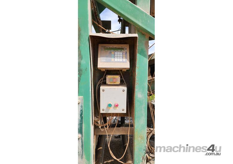 caption Mobile Batch Plant & 2 trucks with tubs