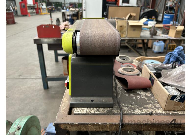 caption Ryobi RBD84601G Belt & Disc Sander