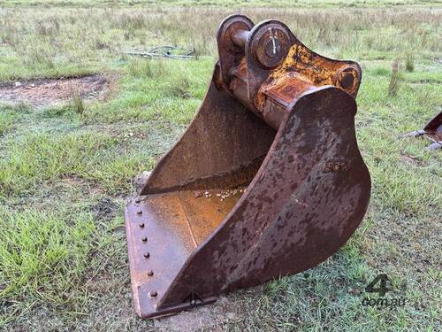 caption ECH 1100MM MUD BUCKET