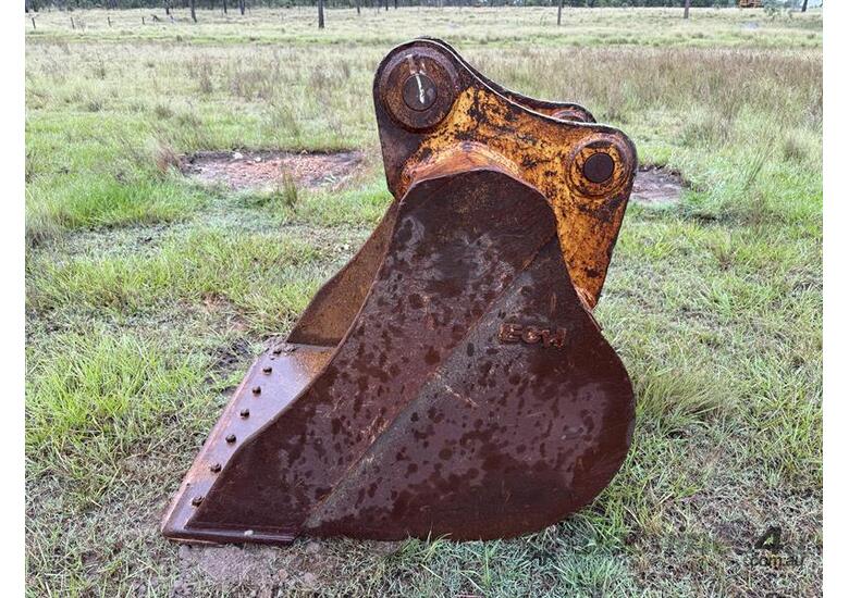 caption ECH 1100MM MUD BUCKET
