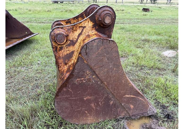 caption ECH 1100MM MUD BUCKET