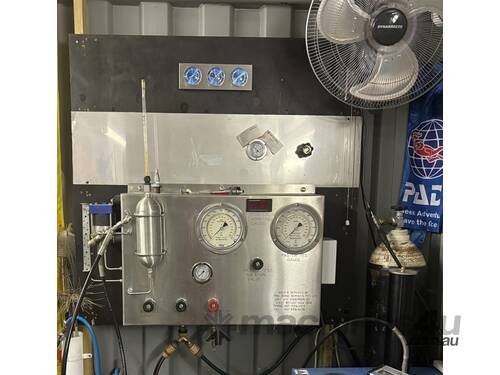 caption PRO DIVING SERVICES HYDRASTATIC TANK TEST