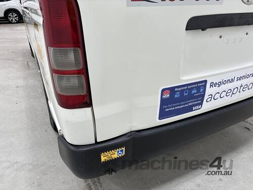 caption 2017 Toyota Hiace People Mover W/ Wheelchair Lift (Diesel) (Auto) (Ex-Taxi)