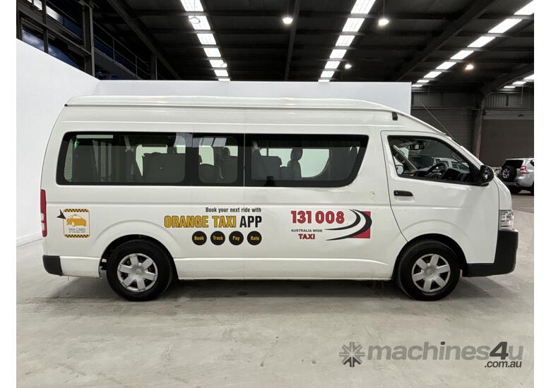 caption 2017 Toyota Hiace People Mover W/ Wheelchair Lift (Diesel) (Auto) (Ex-Taxi)