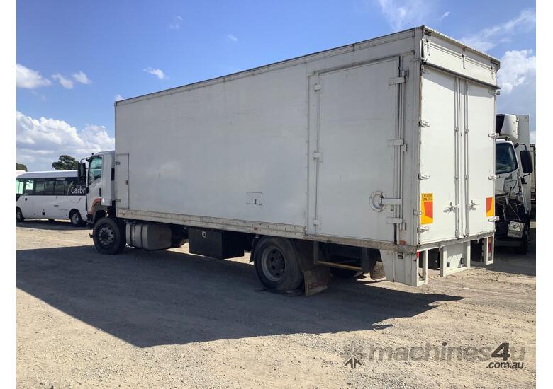 caption 2008 Isuzu FVR Pantech