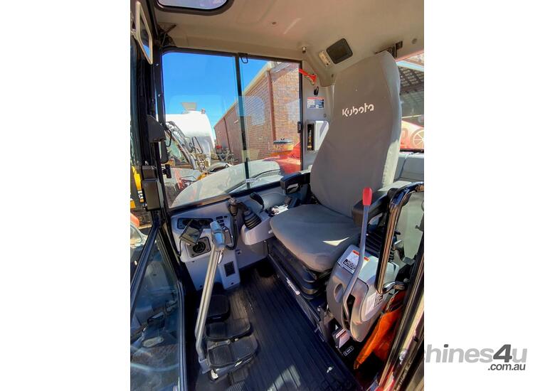 caption 2017 Kubota KX080
