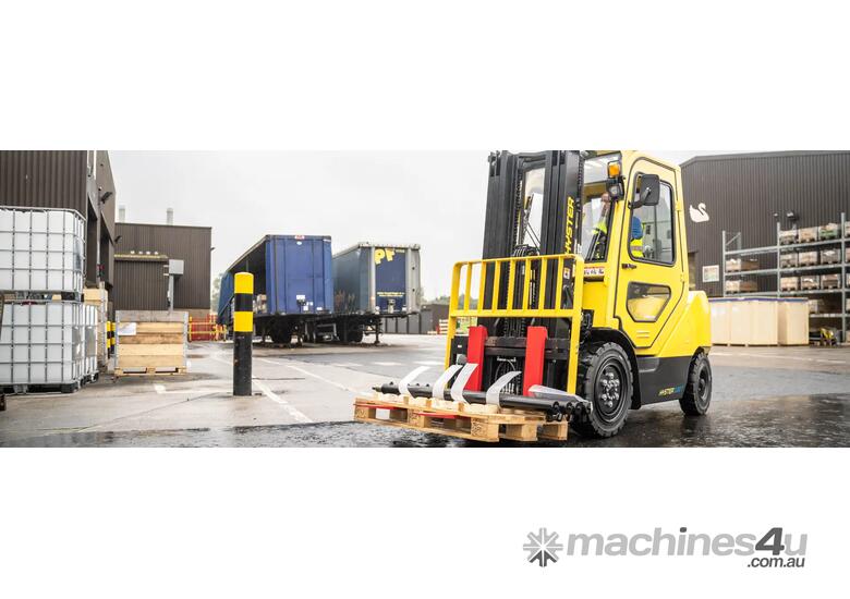 caption Hyster J2.0–3.5XTLG 3.5T Electric Counterbalance Forklift