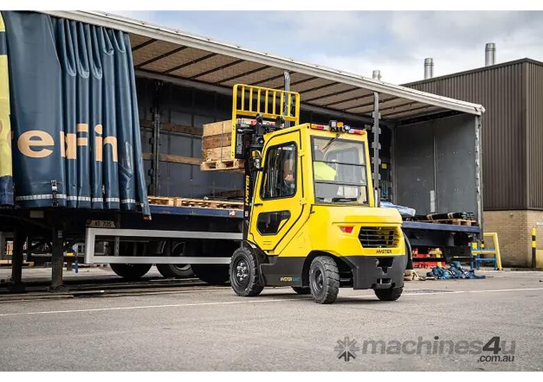 caption Hyster J2.0–3.5XTLG 3.5T Electric Counterbalance Forklift
