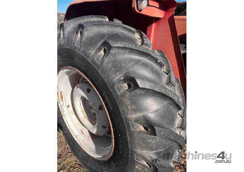 caption International 674 tractor