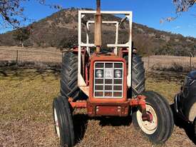 International 674 tractor - picture1' - Click to enlarge
