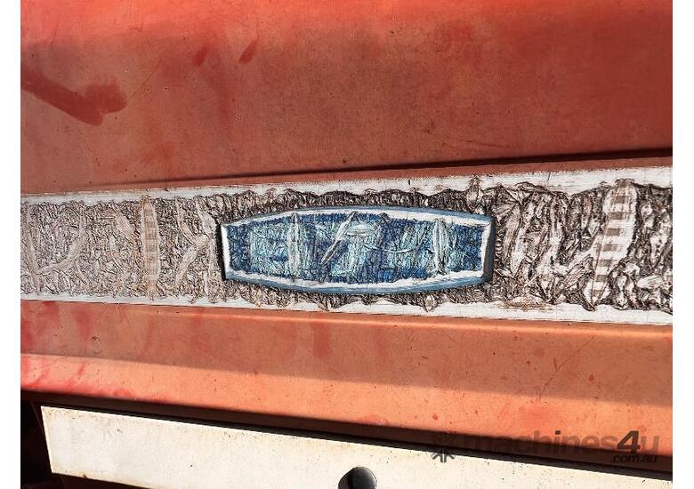 caption International 674 tractor