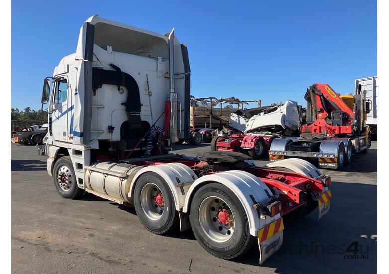 caption 2003 Freightliner Argosy FLB 6x4 Sleeper Cab Prime Mover