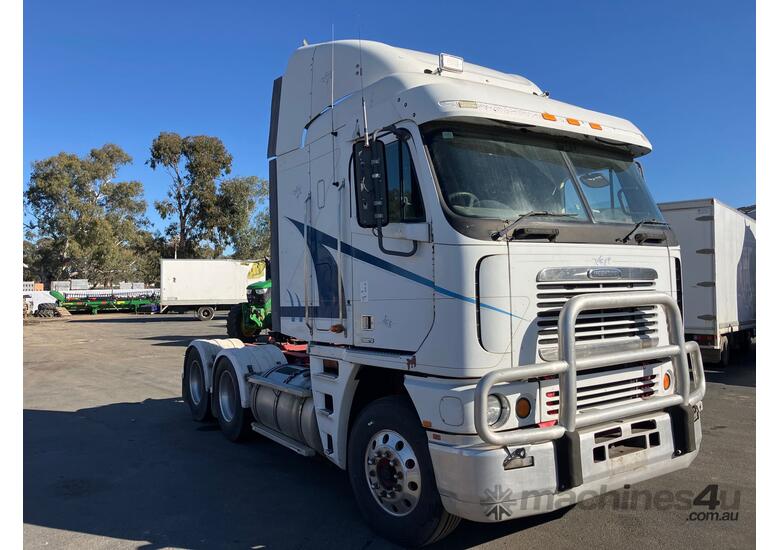 caption 2003 Freightliner Argosy FLB 6x4 Sleeper Cab Prime Mover