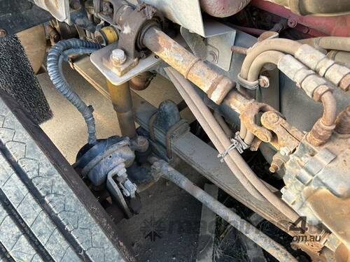 caption 2013 Kenworth T403 6x4 Prime Mover