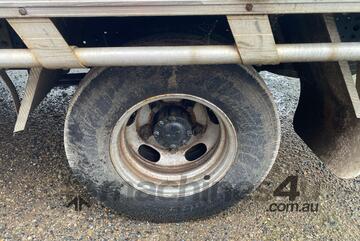 2013 Mitsubishi Canter L 7/800 515 Table Top