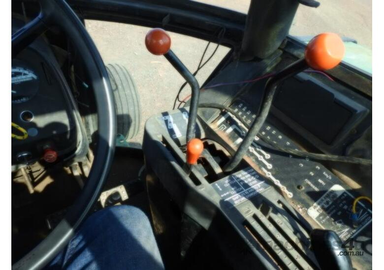 caption John Deere 4440