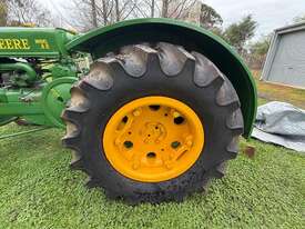 Vintage John Deere Model AR Tractor - picture2' - Click to enlarge