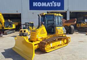 Komatsu 2017   D37PXi_23